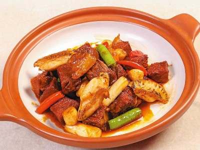 大厨四宝麻辣风味干锅酱应用-麻辣鲍鱼牛肉