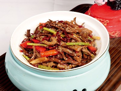 大厨四宝麻辣风味干锅酱应用-干锅茶树菇滑牛肉